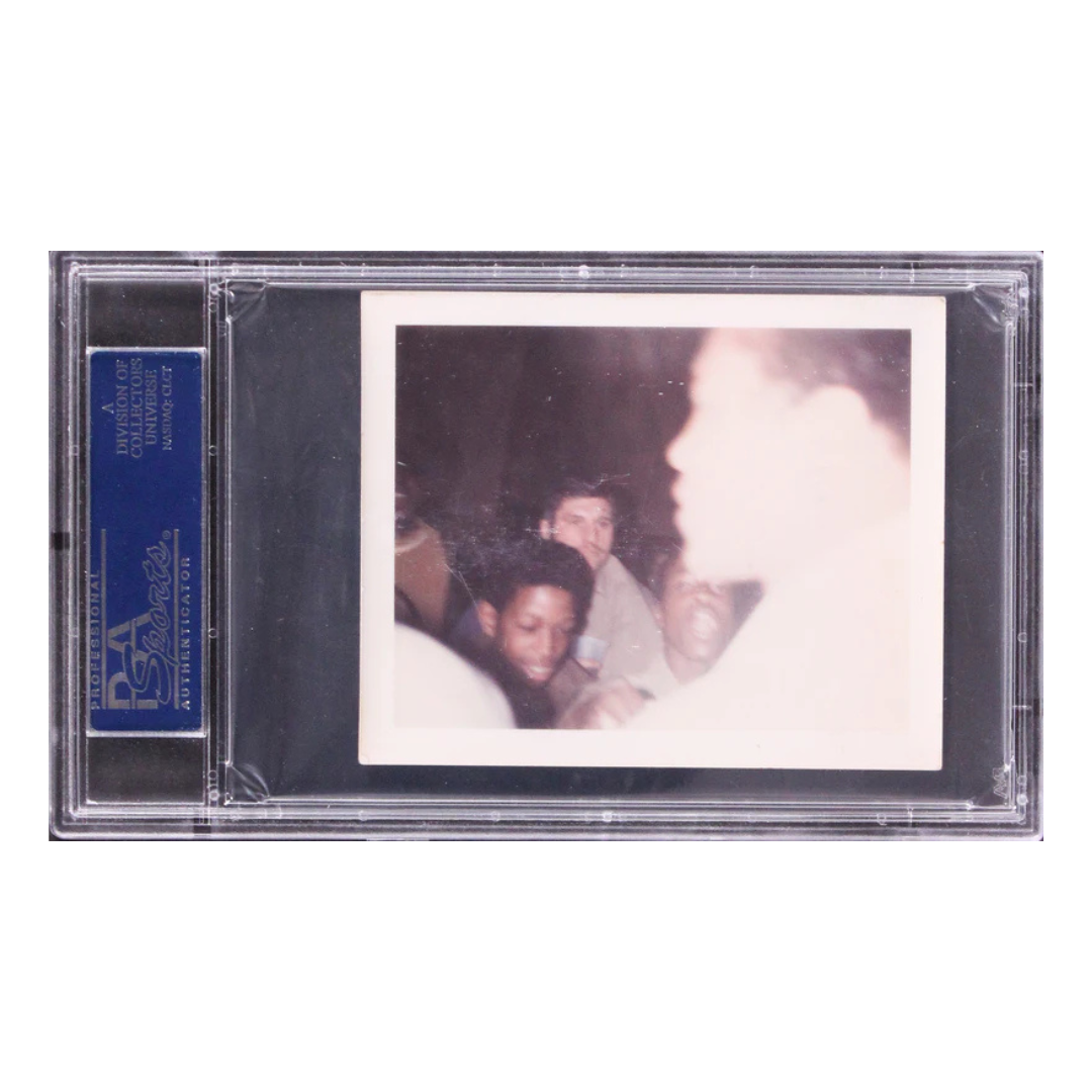 Muhammad Ali Signed Boxing Photo - PSA 9 Autograph